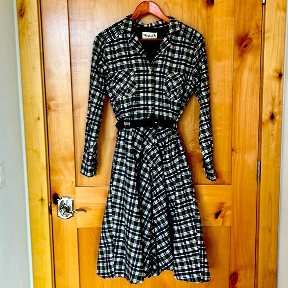 Modcloth super twirly retro plaid dress, size small